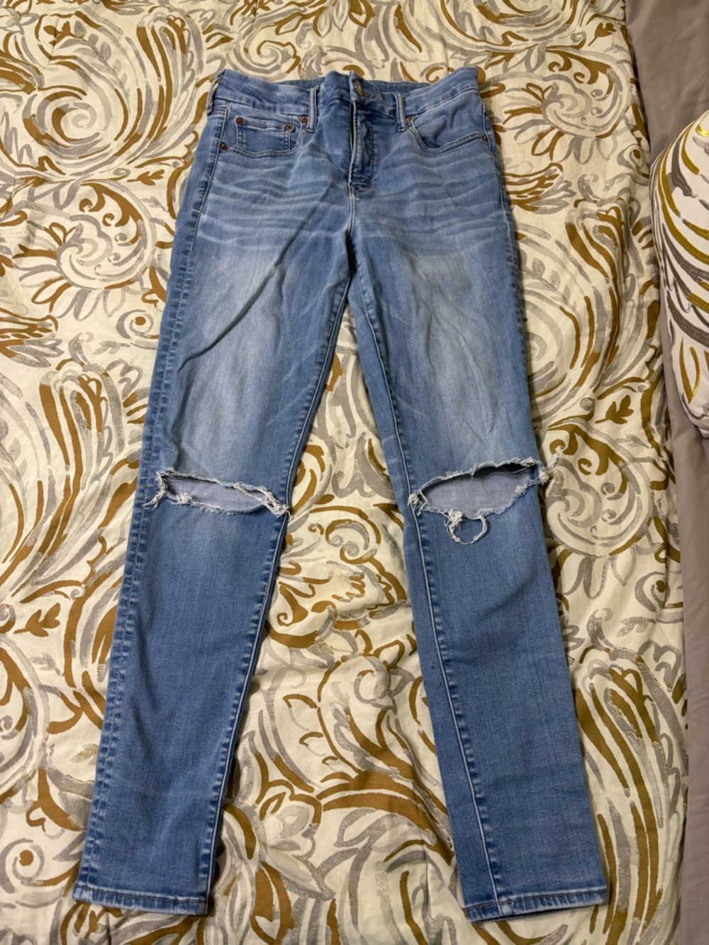 American Eagle Outfitters Light Blue Ripped Skinny Jeans